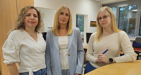 Portraitaufnahme der Sekretärinnen des Schülerbüros